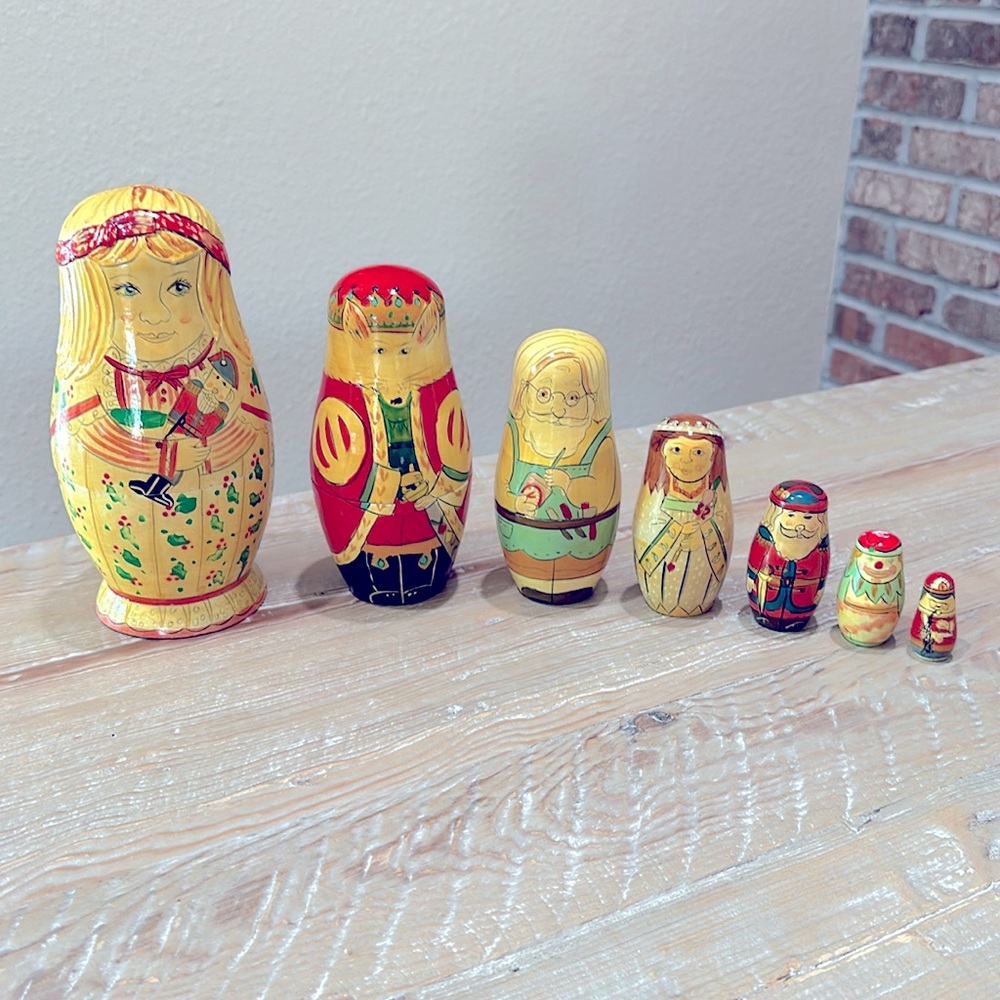 Authentic Holland Nesting Dolls